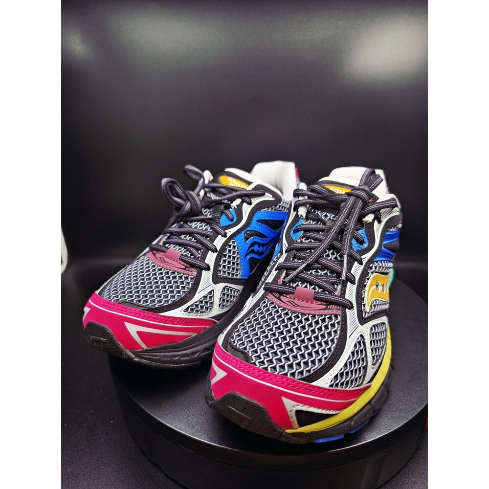 Saucony ProGrid Guide 7 Foot Locker Exclusive Low Top Lace-Up US 9.5 MEN/11WOMEN